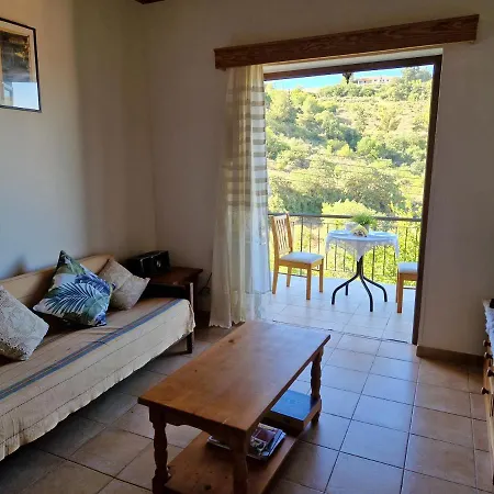 Village Apartment *