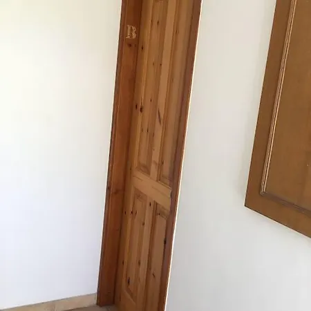 Village Apartment *